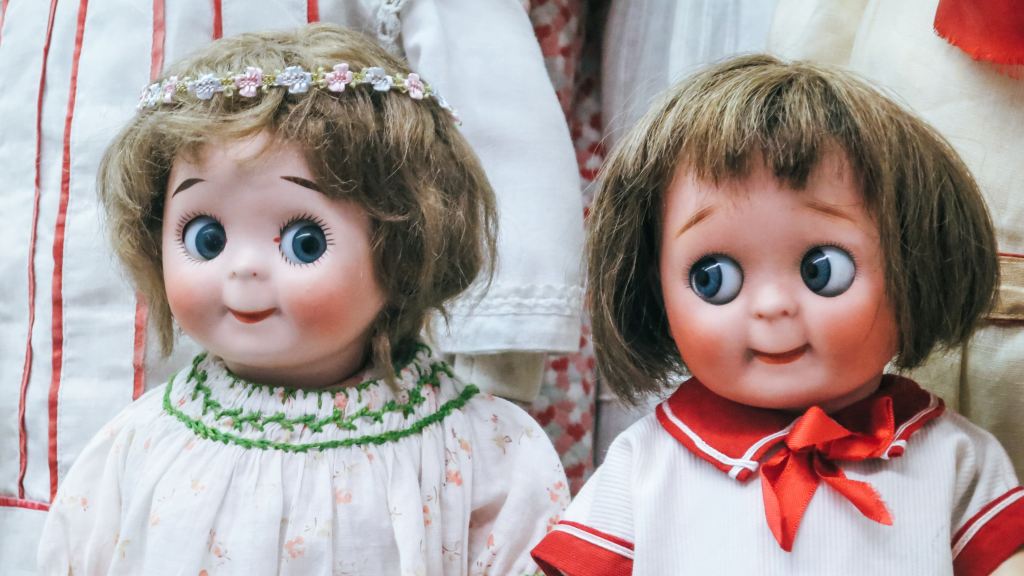 antique dolls