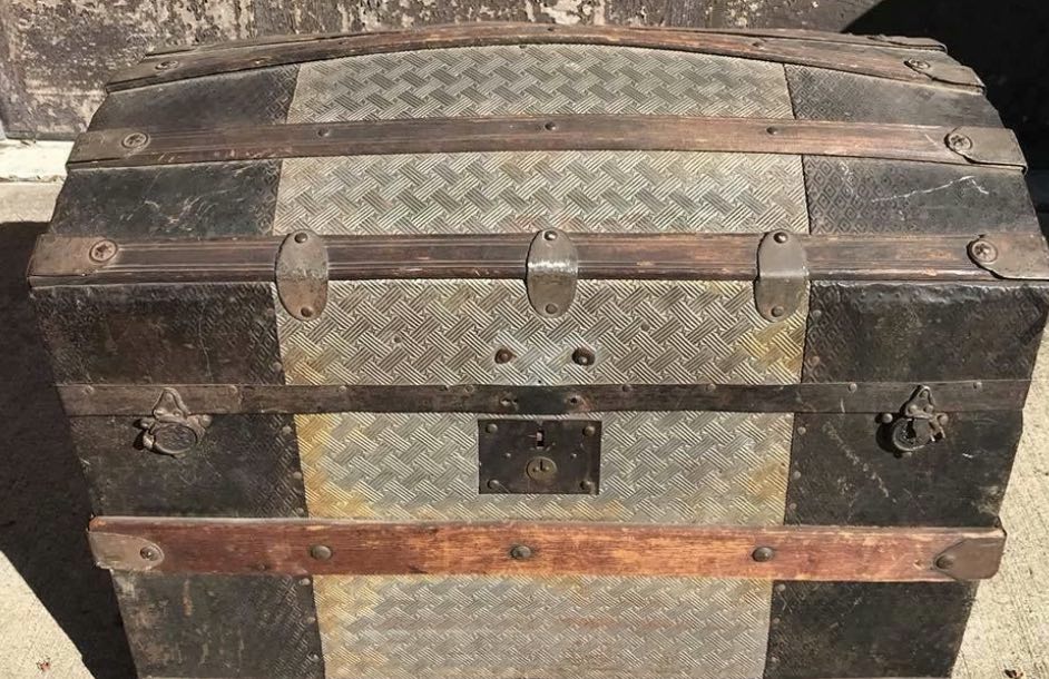 Local Steamer Trunk Antique Appraisers 