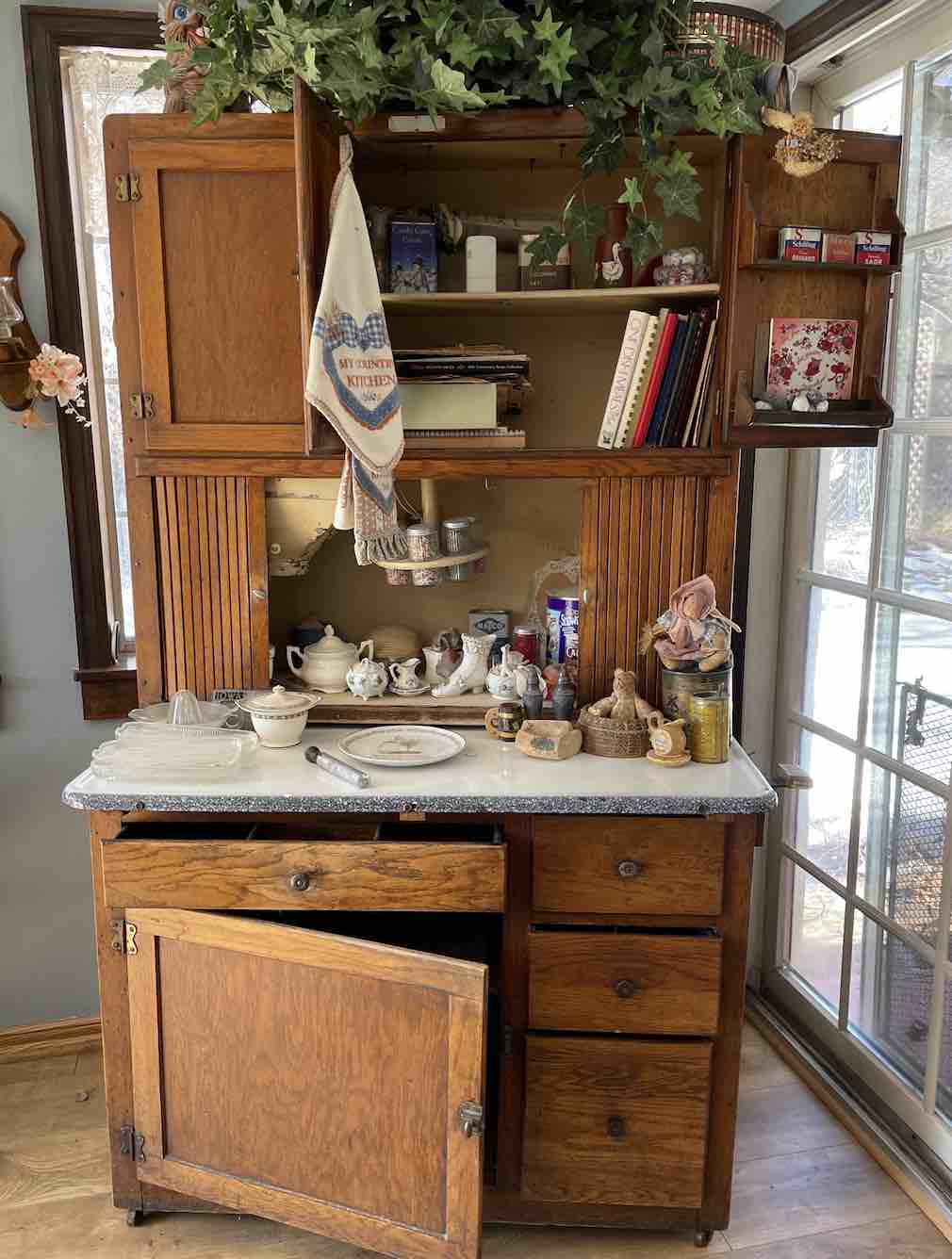 Antique Furniture Appraiser Near Me
